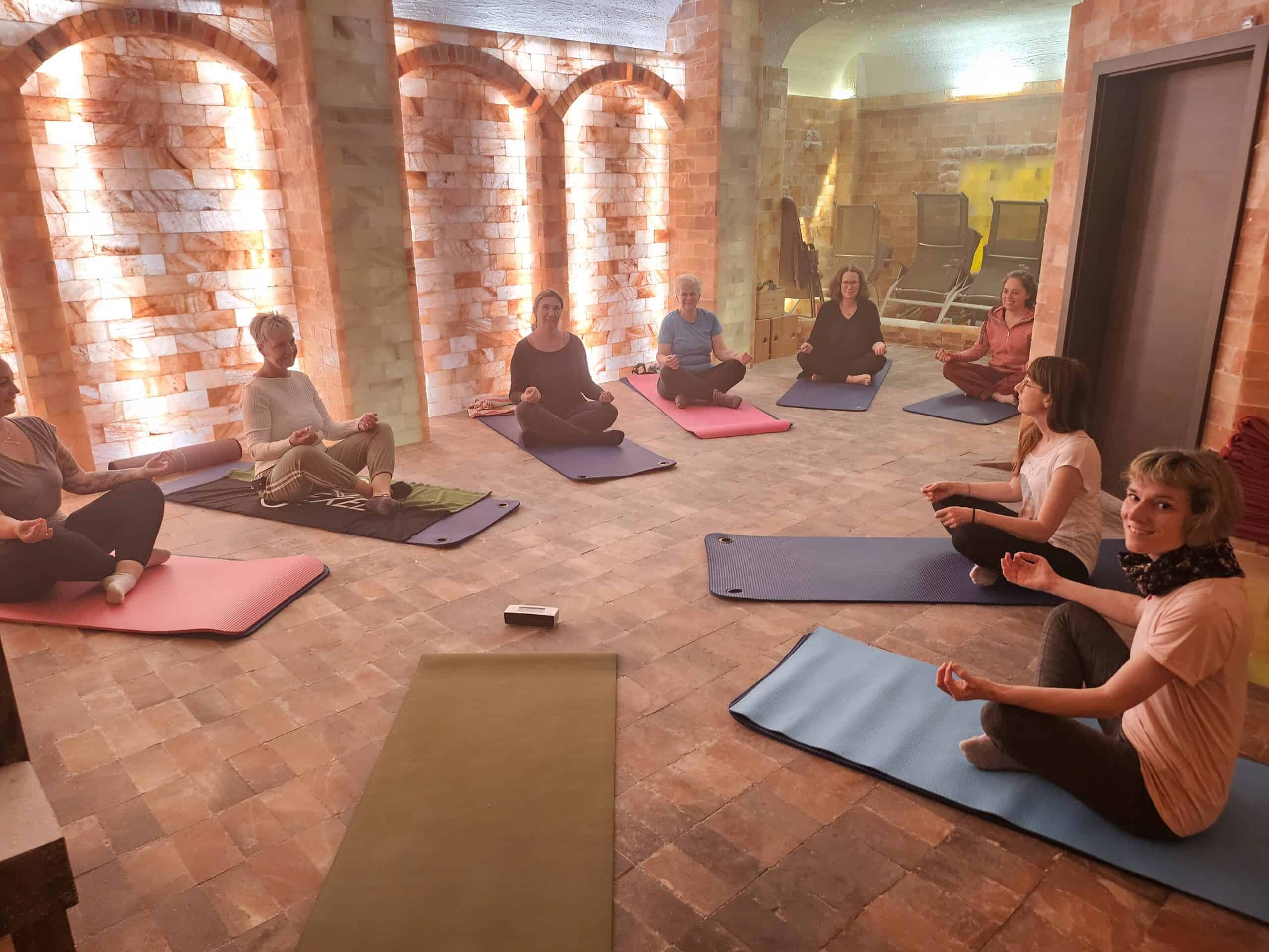 Yoga in der Salzbrise