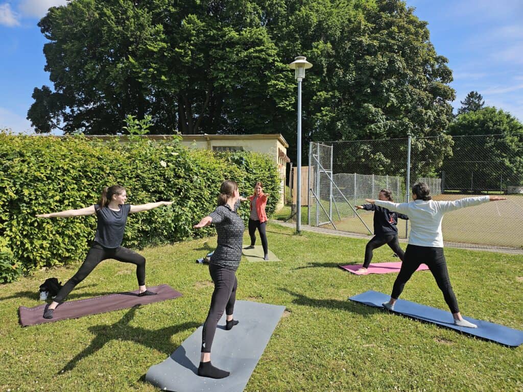 Yoga im Grünen